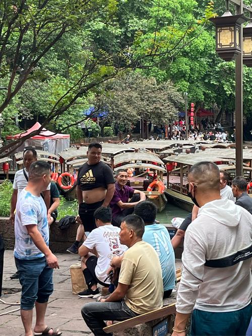 2025新澳门正版新澳免费资本和凤凰古城百人抢鸭子与凤凰古城百人抢鸭子是真的吗
