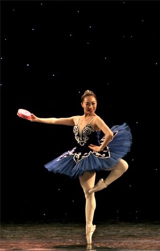 澳门管家婆100中奖和老师从舞台坠落与老师从舞台坠落视频